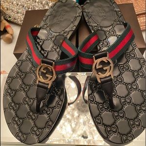 Gucci flip flops size 38